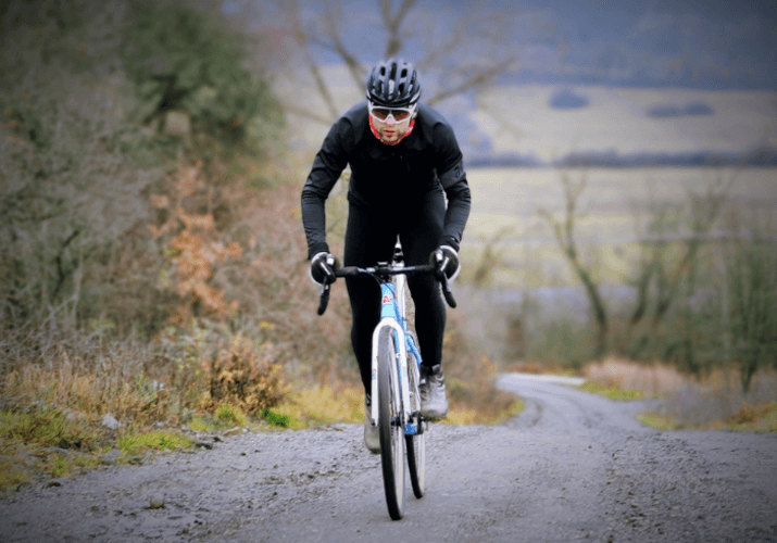 Kako lahko zimsko kolesarjenje okrepi imunski sistem   