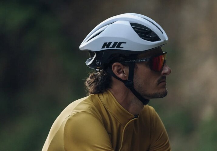 ČELADA REŠUJE ŽIVLJENJA – ZAKAJ JO JE SPLETNO NOSITI?