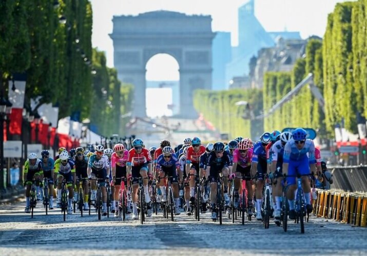 KAJ JE LETO 2025 POKAZALO V PROFESIONALNEM PELOTONU?