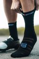 COMPRESSPORT Kolesarske klasične nogavice - PRO RACING V4.0 ULTRALIGHT BIKE  - črna/bela