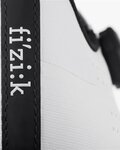 FIZIK Kolesarski čevlji - OVERCURVE R4 - bela/črna