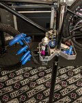 MUC-OFF podloga za kolo - BIKE MAT - črna/rožnata/bela