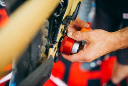 UNIOR snemalec za sredinsko kompozicijo - REMOWER BSA30 - rdeča