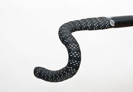 BIKERIBBON trak za krmilo - DROPS - bela/črna