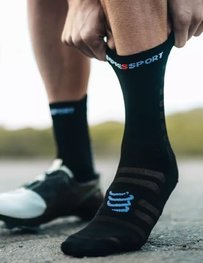 COMPRESSPORT Kolesarske klasične nogavice - PRO RACING SOCKS V4.0 ULTRALIGHT BIKE - črna/bela