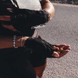 POC Kolesarske rokavice s kratkimi prsti - ESSENTIAL - črna